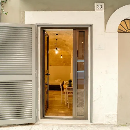 Travel Old Apartment