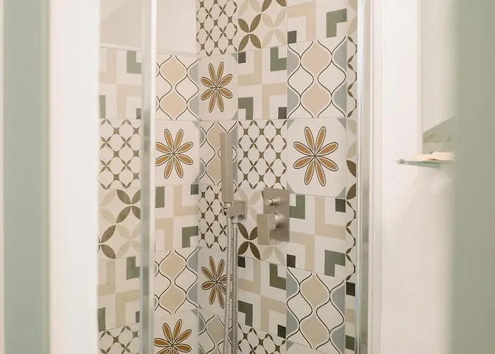 Apartment Travel Old